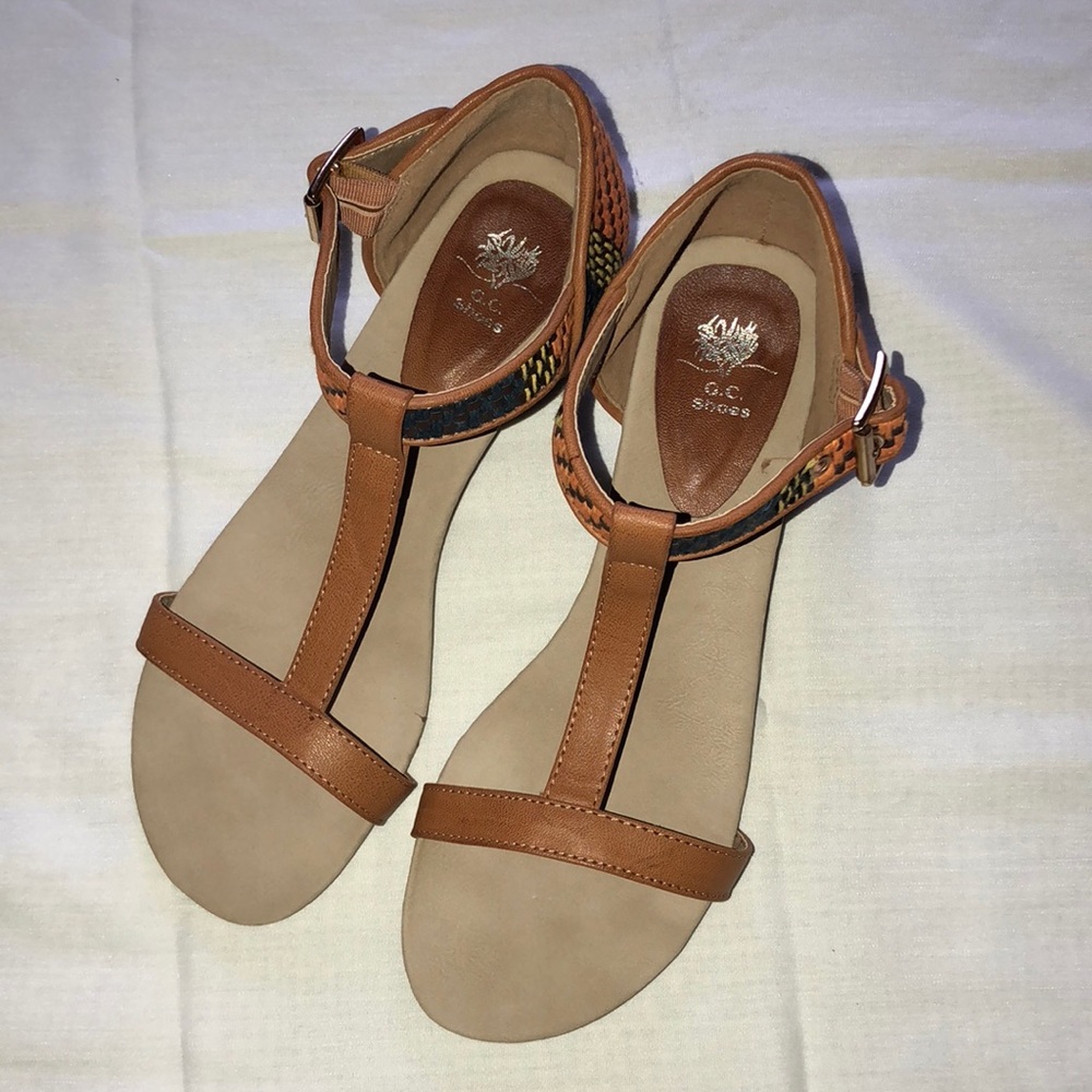 Sandals - Picture 2 of 4